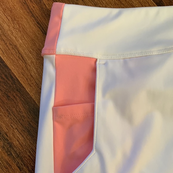Greg Norman golf skort white with pink accents - Picture 4 of 8